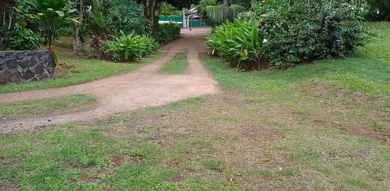 Fare Mihimana Hotel Vai'are Ngoại thất bức ảnh